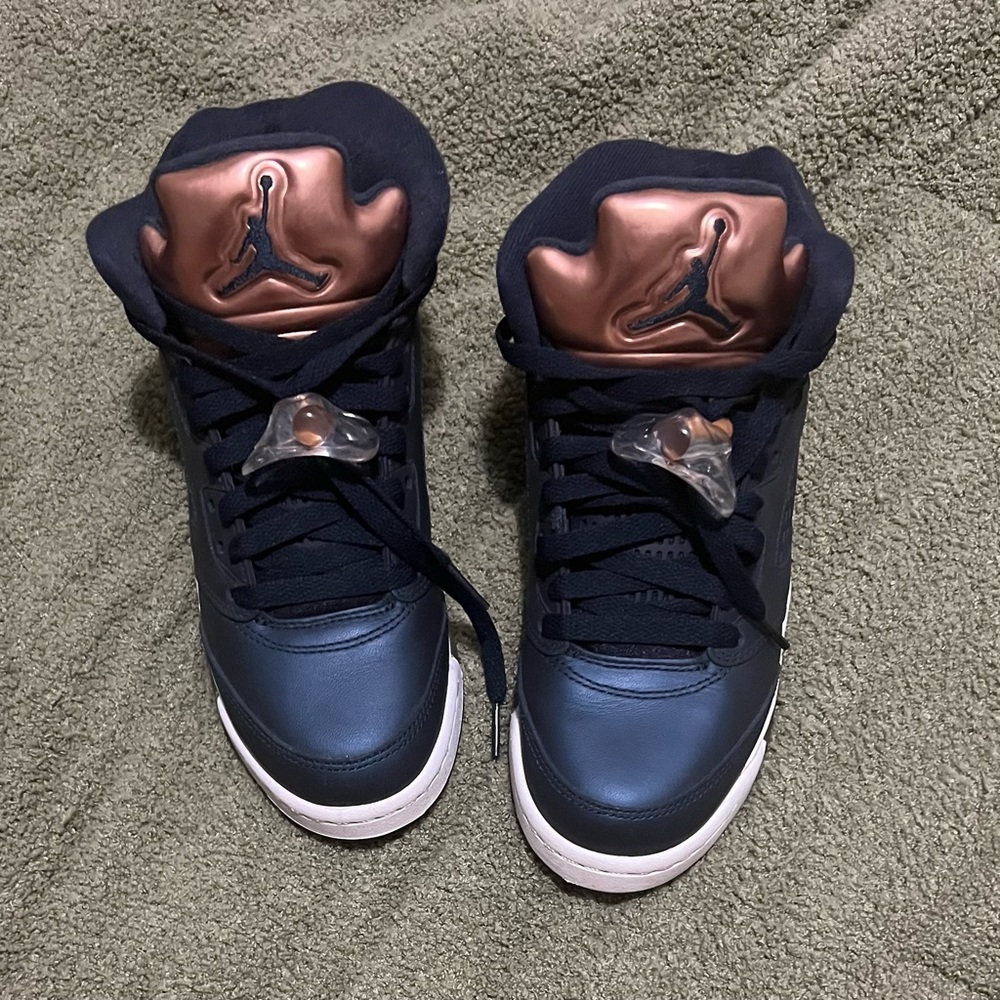 Jordan 5 Retro Sneakers Blue & Rose Gold size 5Y